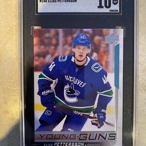 2018-19 upper deck‎ young guns Elias Pettersson (RC)#248 SGC 10